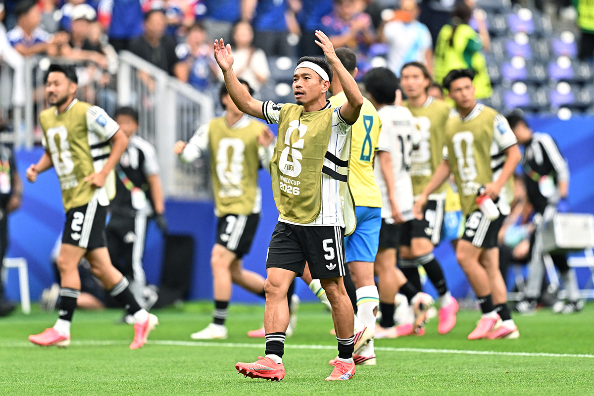 試合後に日本代表DF夫とハグ　平愛梨にネット釘付け「素敵な1枚」「平愛梨もぎゅー」