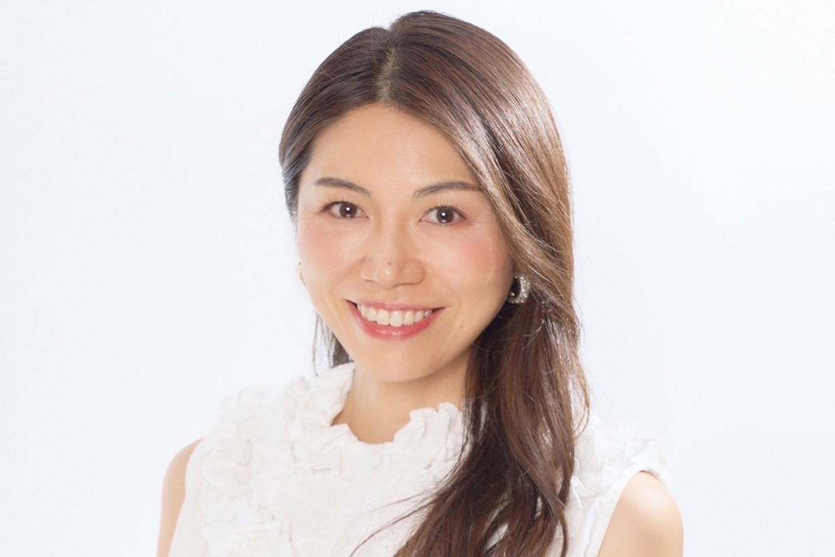 44歳・小林アナ、スイムウエア姿に「今よりムッチリ！」　ファンは「スタイル良っ」