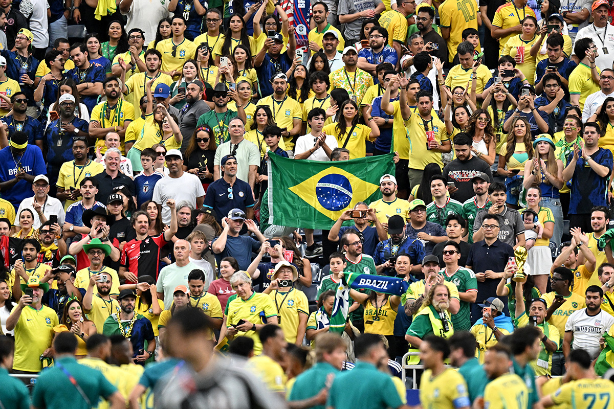 W杯日本戦でブラジルサポに混じった日本人、フォロワー爆増もSNSは不快感「インフルエンサーが嫌われる理由が詰まってる」