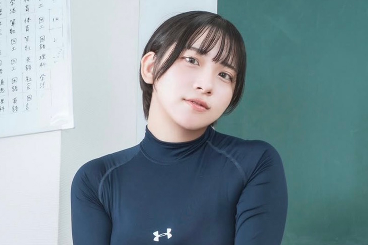 野球グラドル・暫、ぴったりシャツ姿を公開　意外な“弱点”も告白「かたいんです…」