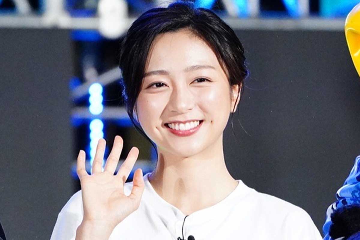 フジテレビの佐久間みなみアナ、代表ユニで現地レポにネット「可愛いくて綺麗」「早く帰ってきてぇ～！」