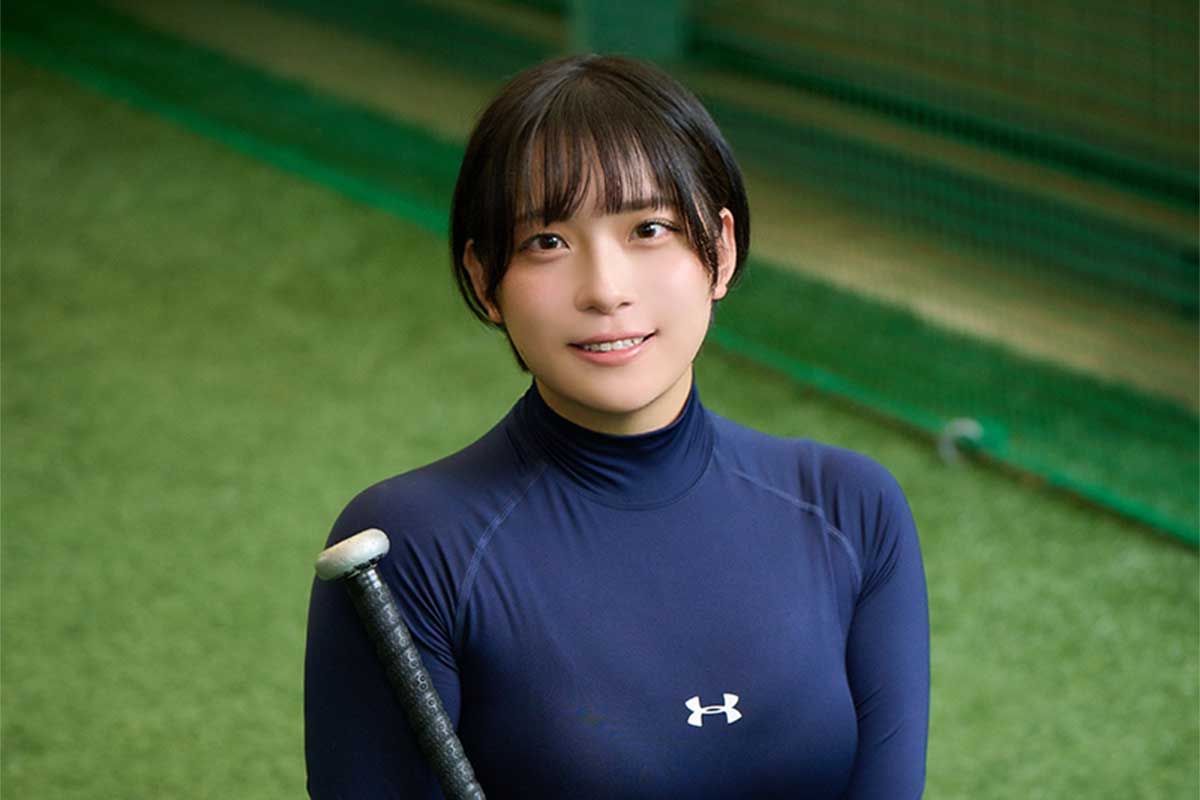 元“ミスヤンチャン”の野球グラドル・暫、ぴたぴたアンダーシャツ姿に反響「WoW…！」「かわいい」