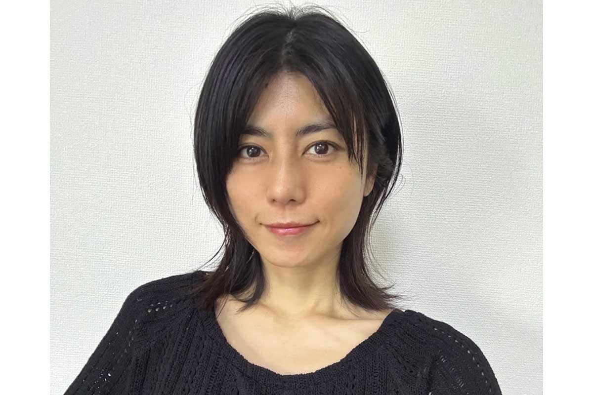 芳野友美、7月入っても起毛敷パッド「夜が寒い」　寝そべる姿が「凄く可愛い」