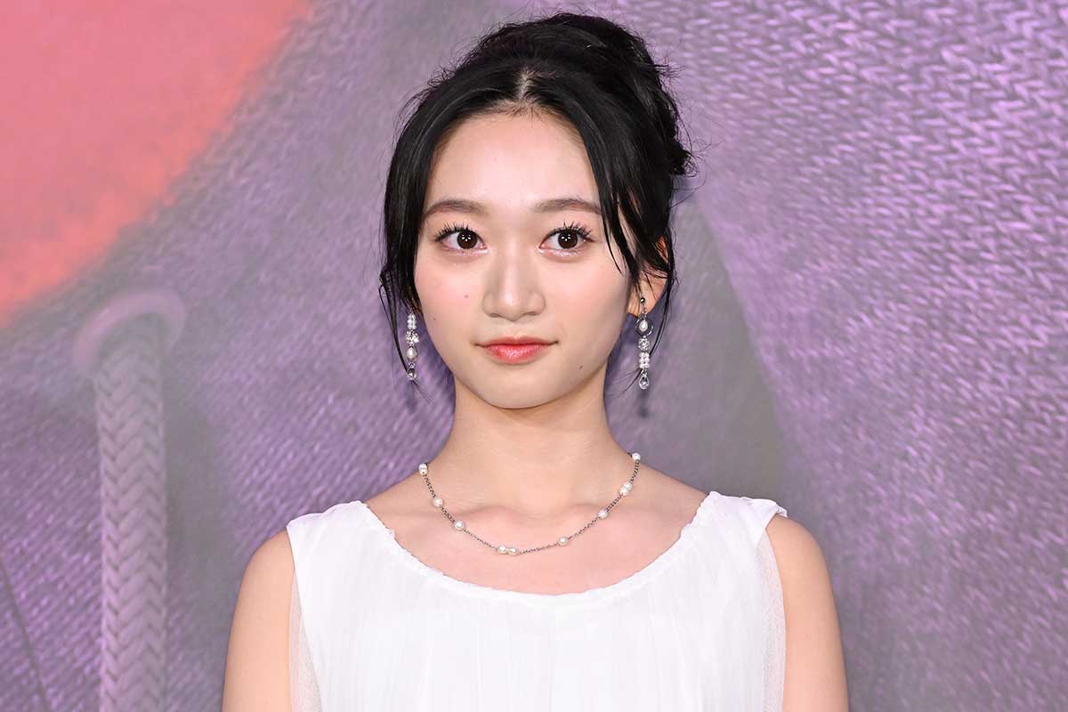 “ぎぼむす”から8年…18歳女優・横溝菜帆、ディズニー満喫ショットに反響「かわいい～」