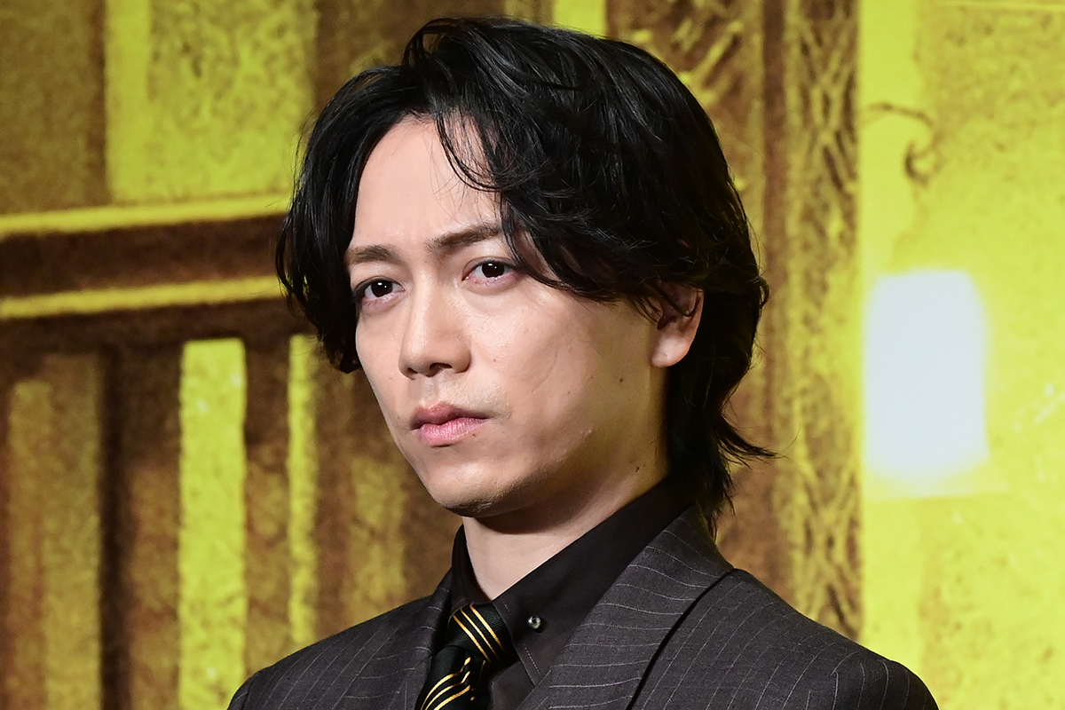 40歳・山崎育三郎、首に複数“タトゥーシール”　始球式登場で「めちゃカッコ良かった」「最高に幸せ」