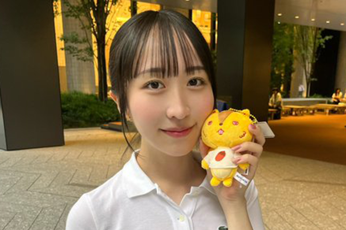 「どこかの女優かと」秋田朝日放送の出口真唯アナ、透け白ポロシャツ姿　「たまらん」「雰囲気が違う」と驚きの声