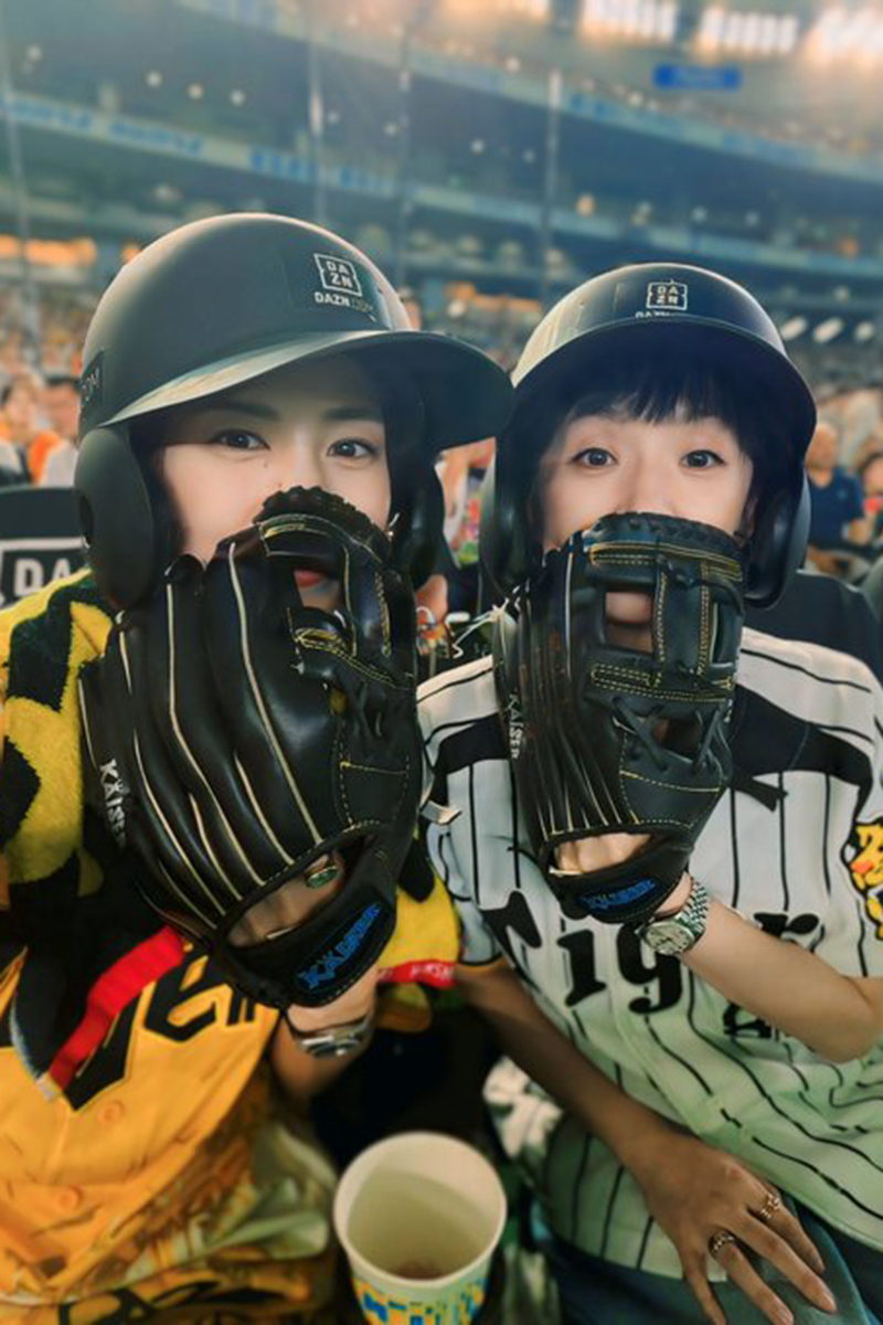 安田美沙子（左）と千秋【写真：X（＠misako421）より】