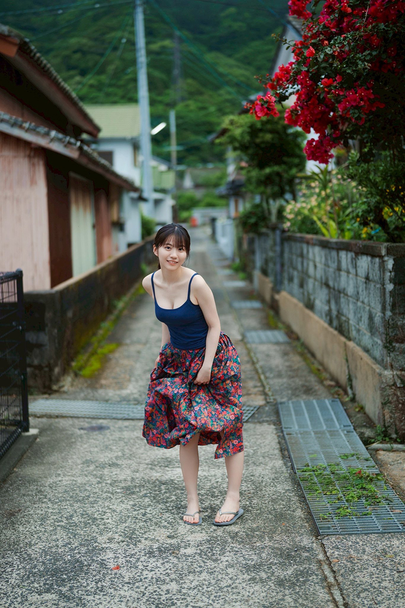 1st写真集を発売する永岡ゆきね【写真:X(@nagaoka_yukine)より】