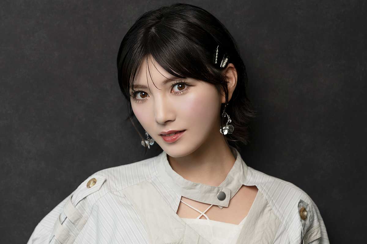 岡田奈々、デビュー14周年を報告　“14歳→28歳”のビフォーアフターに「ずっとかわいい」「大人になった」