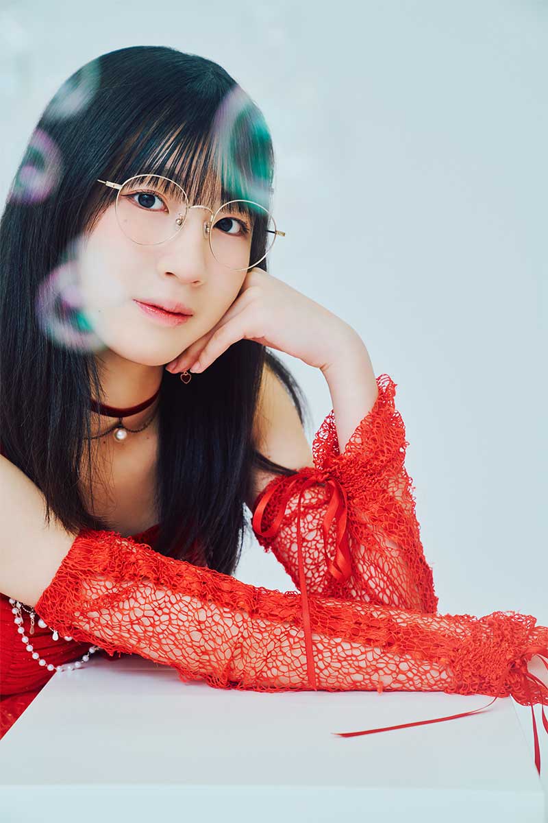 「メガネをかけたアイドル」で、子どもたちにも支持される林仁愛【写真:高田啓矢】