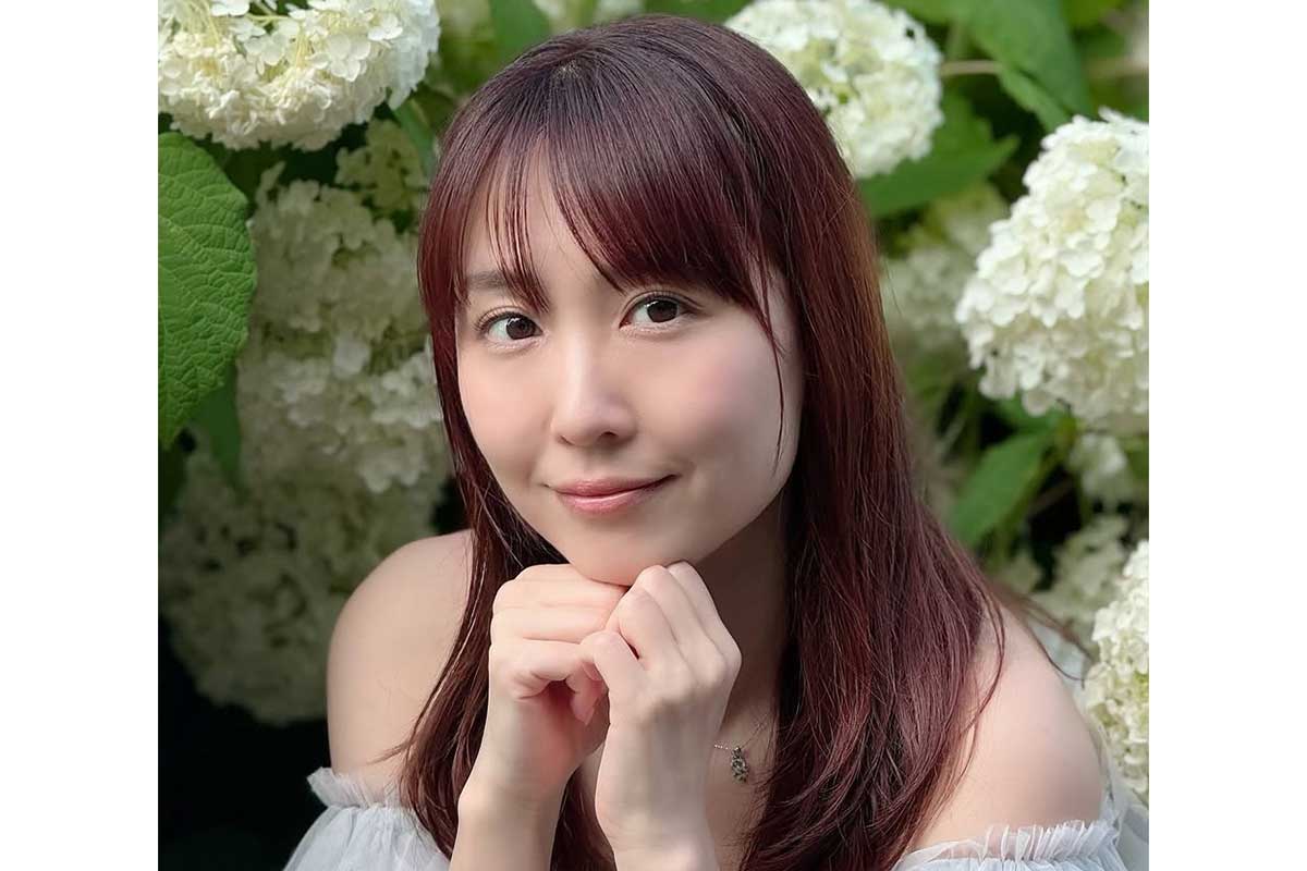 “180度開脚”話題の長久梨那アナ、ラウンドガール姿にネット釘付け「38には全然見えない」「20代にしか」