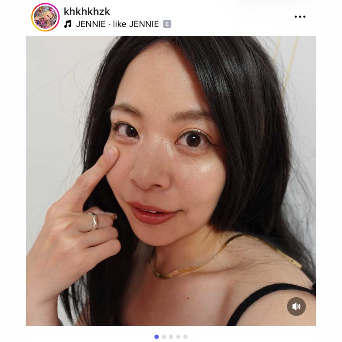 エルフ・荒川の実際の投稿【写真：インスタグラム（@khkhkhzk）より】