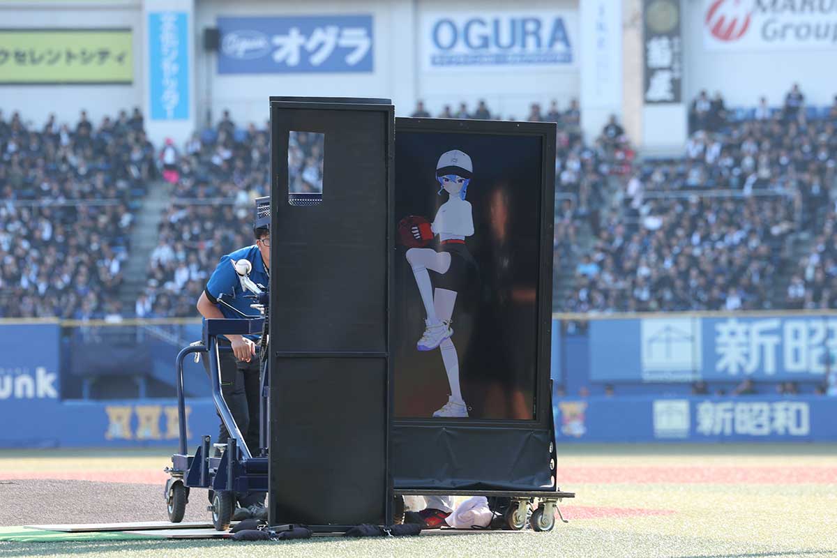 星街すいせいがファーストピッチセレモニーに登場