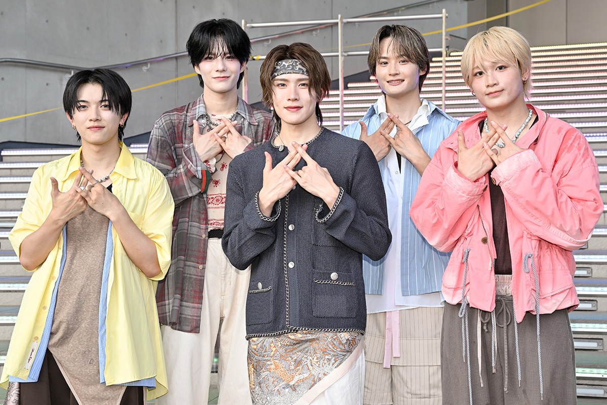 DXTEEN、猛暑日となった都内で新曲リリイベ　詰めかけたファンに感謝「逆にパワーをもらえた」