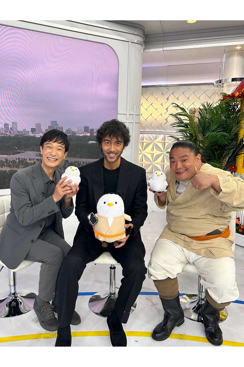 『THE TIME,』に出演した堺雅人、阿部寛、富栄ドラム（左から）【写真：X（＠THETIME_TBS）より】