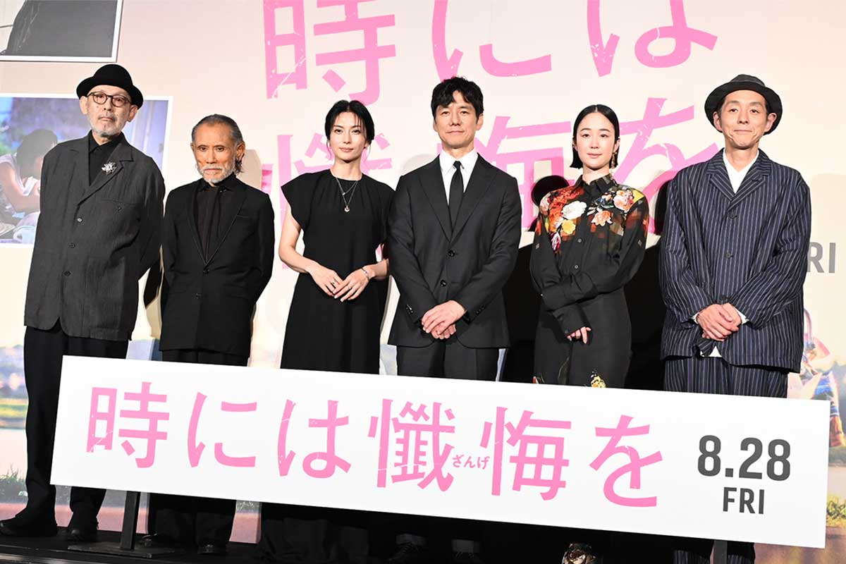 イベントに登壇した中島哲也監督(一番左)【写真:ENCOUNT編集部】