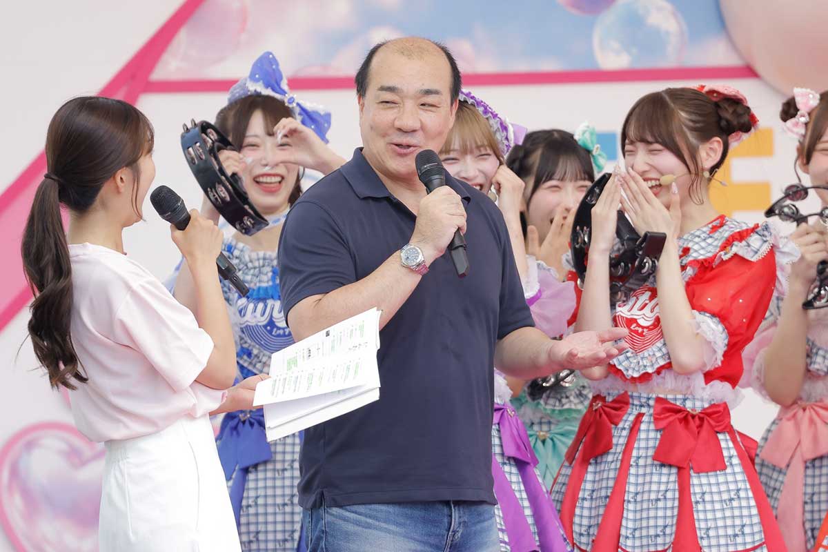 にしたんクリニック・西村社長がTIFに登場　アイドルの「社長大好き～」にデレデレ