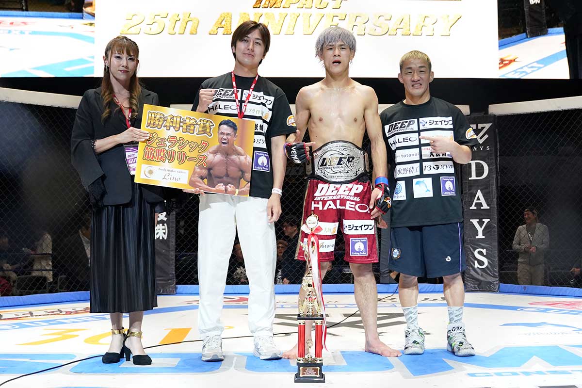RIZINフェザー級の上位戦線進出を目指す【写真：(C)DEEP事務局】