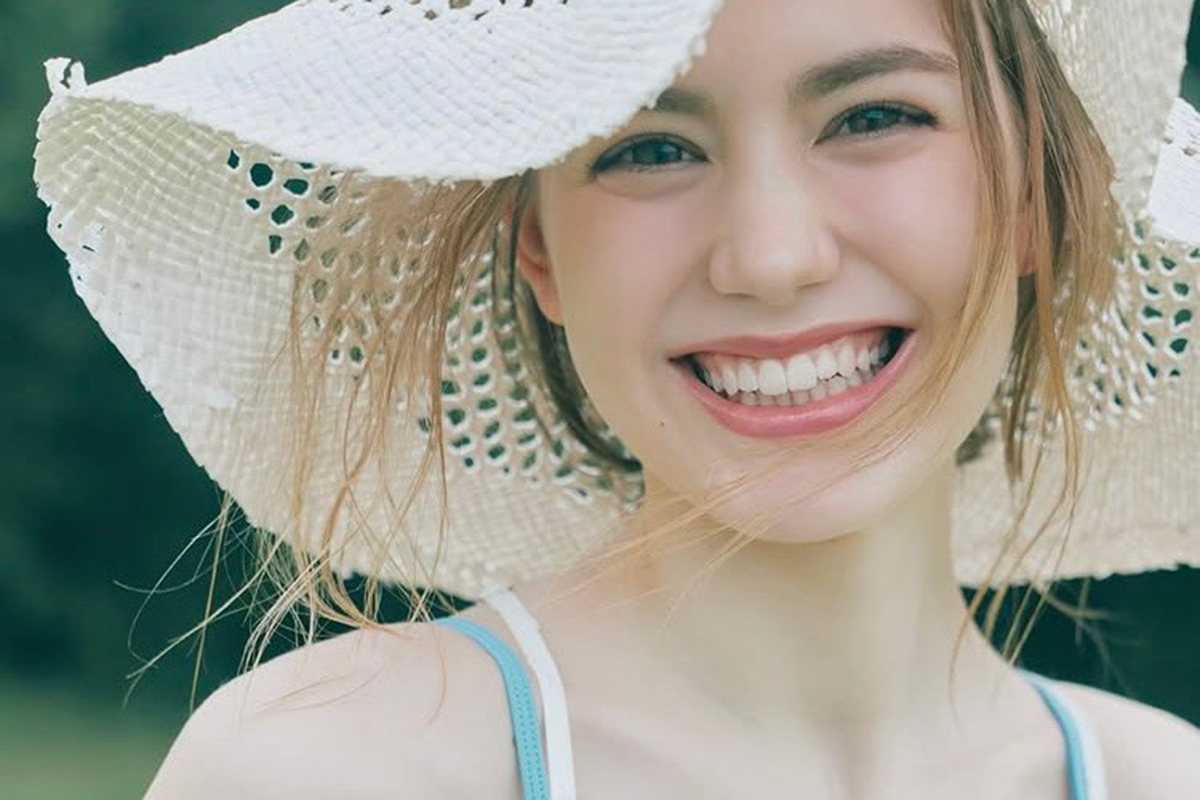 ブラダ、初グラビアで「スタイルと美貌はまさに世界基準」　“東欧のダイヤモンド”と太鼓判