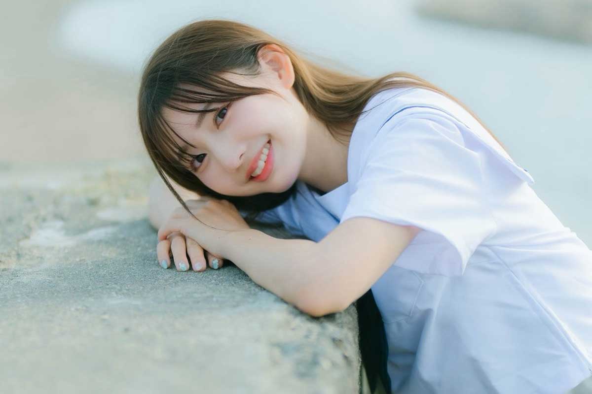 花守雛、制服姿で「学校撮影会」報告　ネットくぎ付け「この透明感ヤバいやろ！」「可愛い過ぎ」