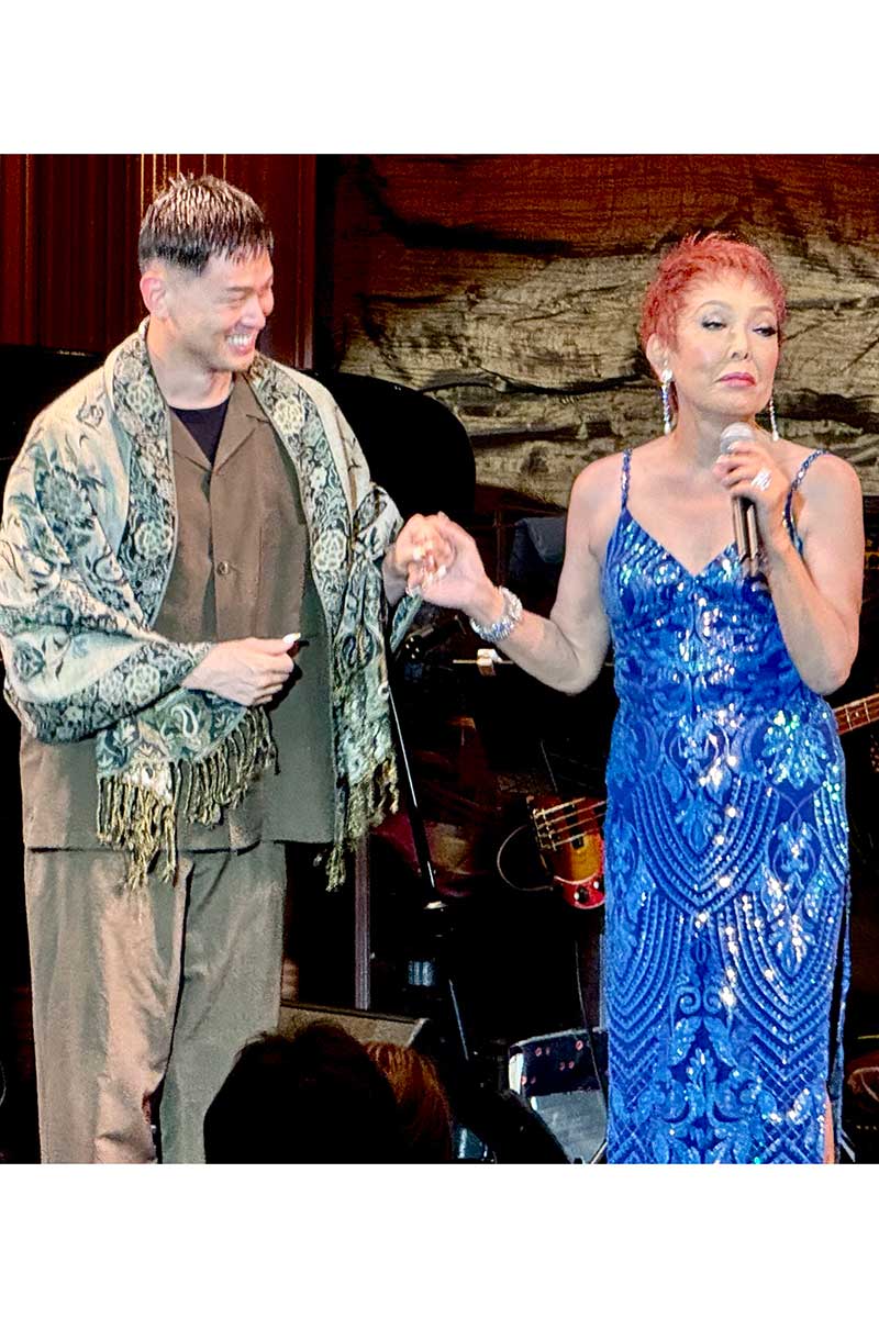 ドリアン・ロロブリジーダ(左)をエスコートする池畑慎之介