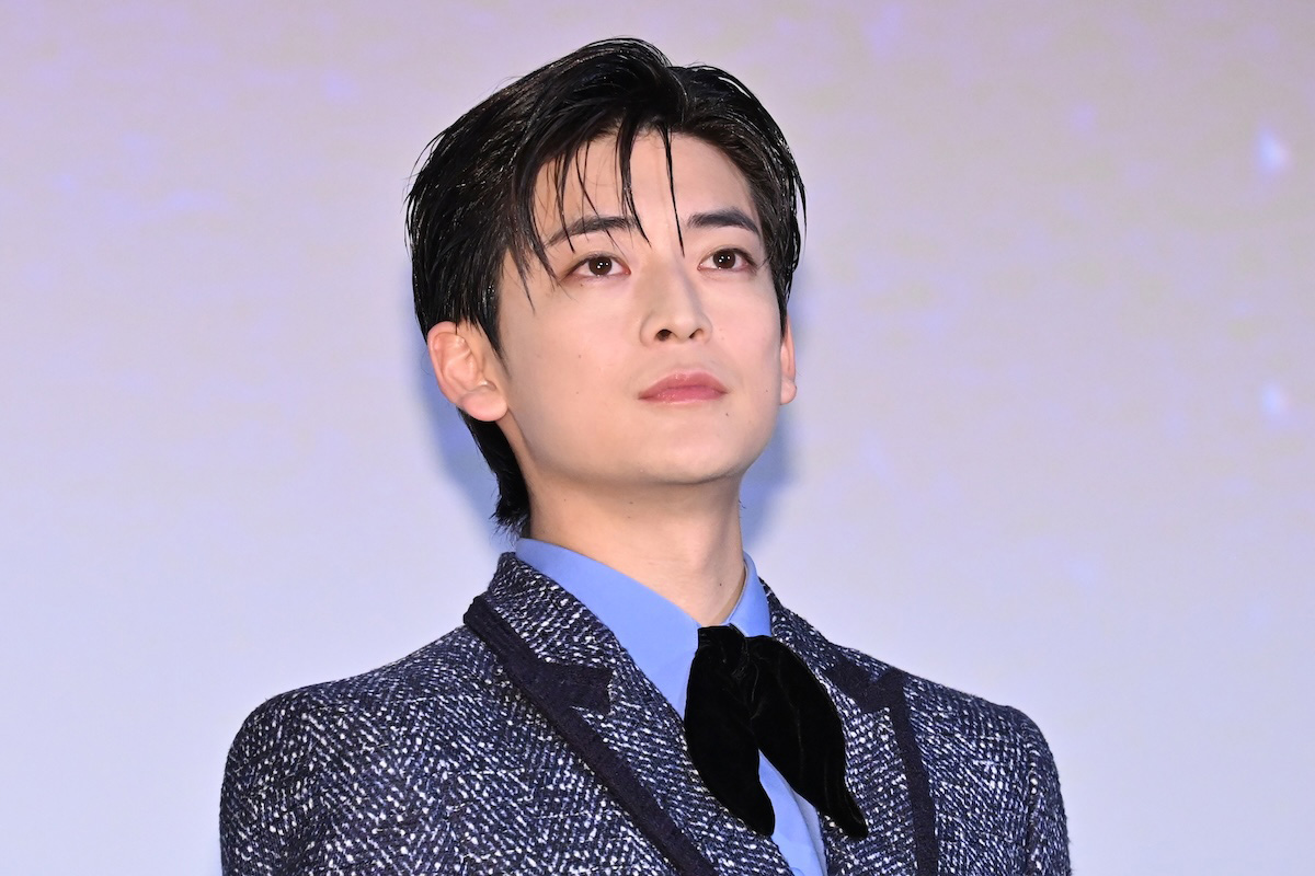 高橋文哉、実写『ブルーロック』は「自分の役者人生の核になる作品」　初日迎えて感無量