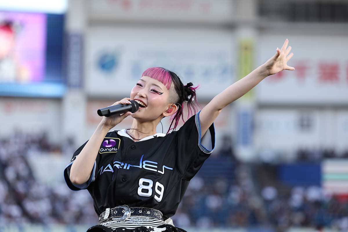 水曜日のカンパネラ、ロッテ本拠地で人気曲を披露　同じ誕生日の選手と交流に感激