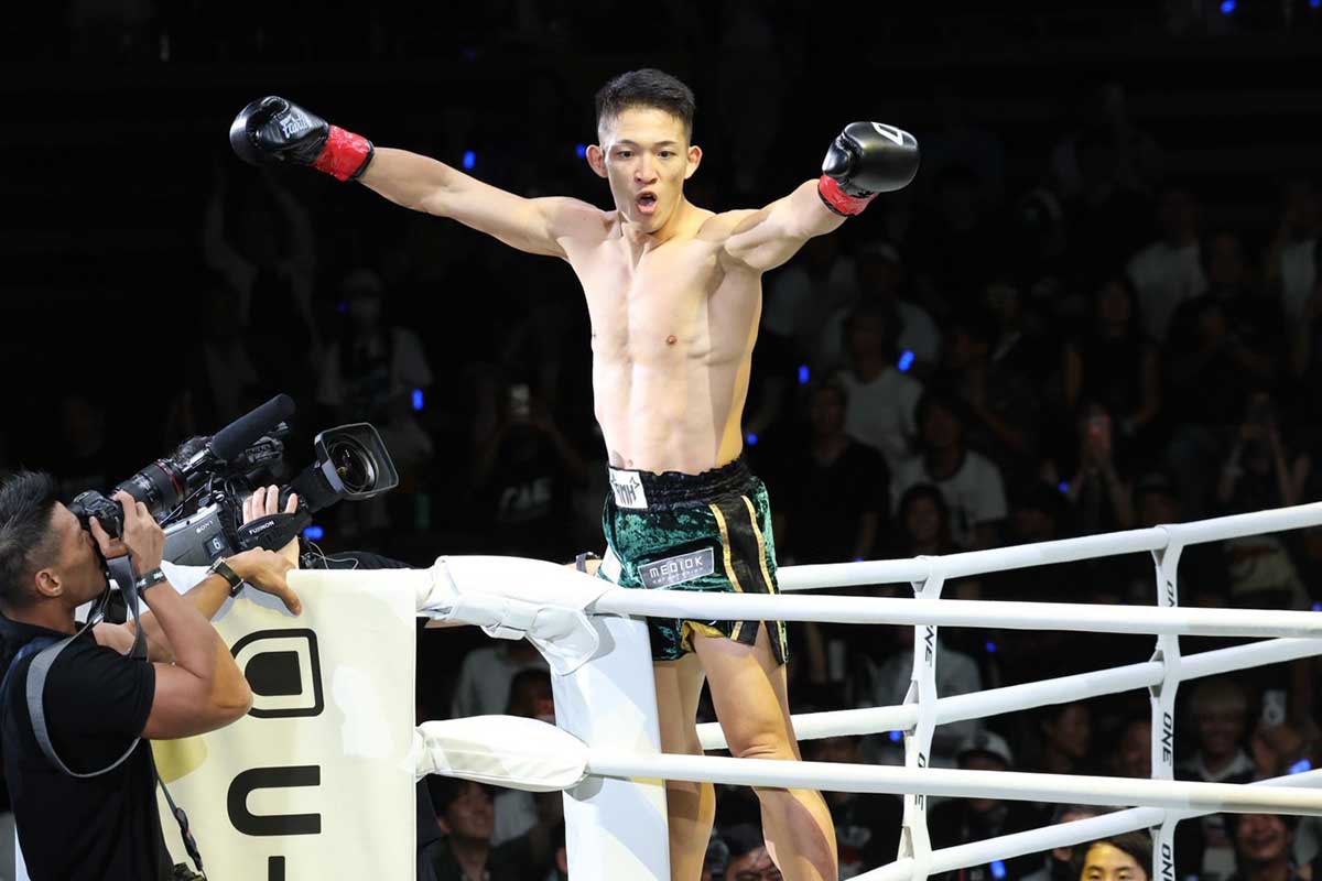 リウ・メンヤンにKO勝ち【写真：山口比佐夫】
