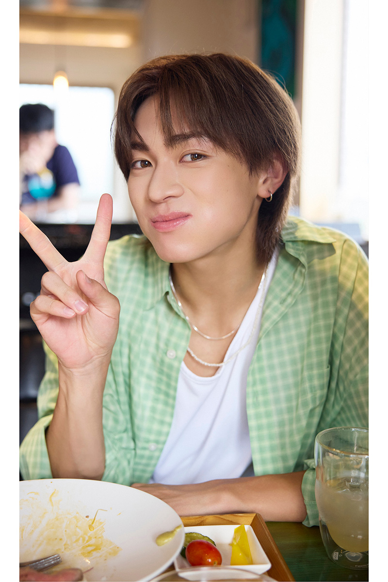内田金吾の初となるデジタル写真集『17』が発売された【写真：(C)佐野円香／集英社】