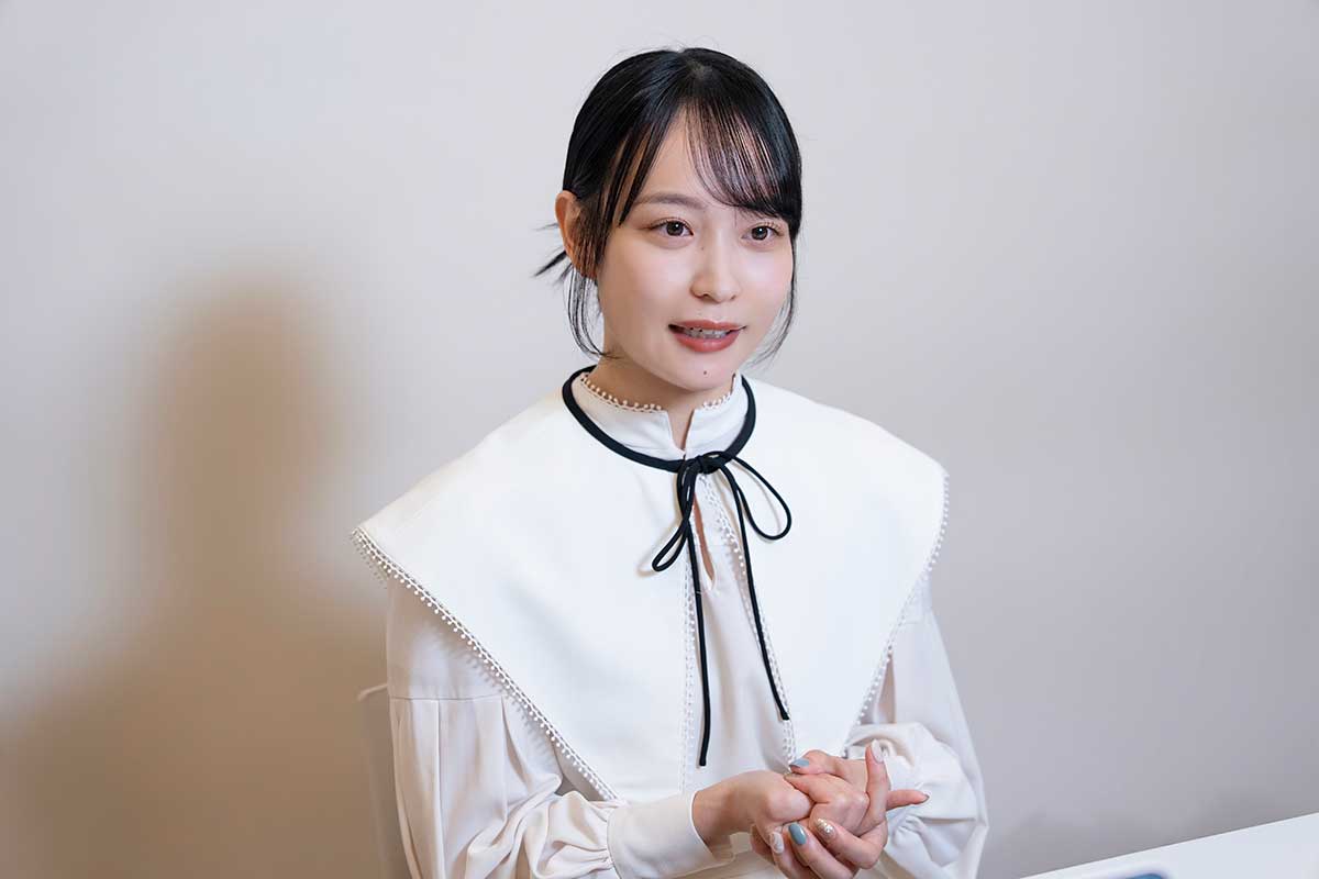 お金のとある失敗について語る日下れいな【写真：増田美咲】