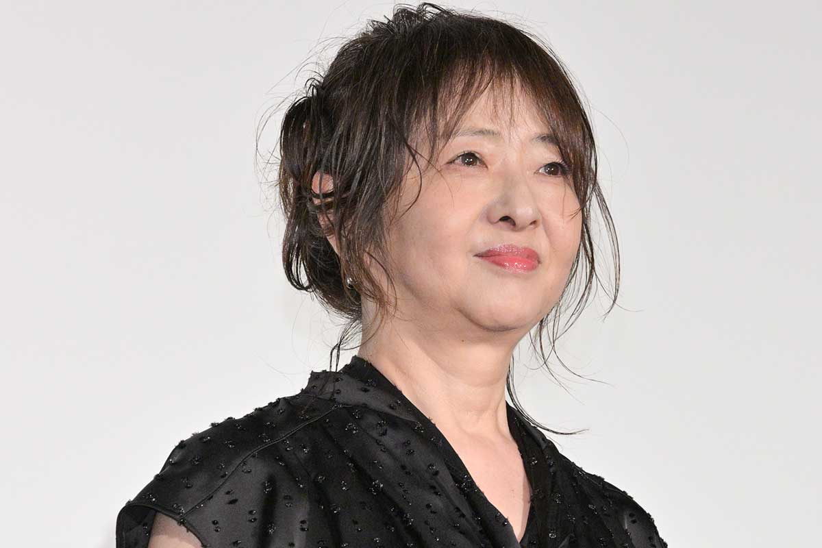 美保純、数年前に購入のサボテンが自身の身長超え　大成長に苦笑「怖い！」