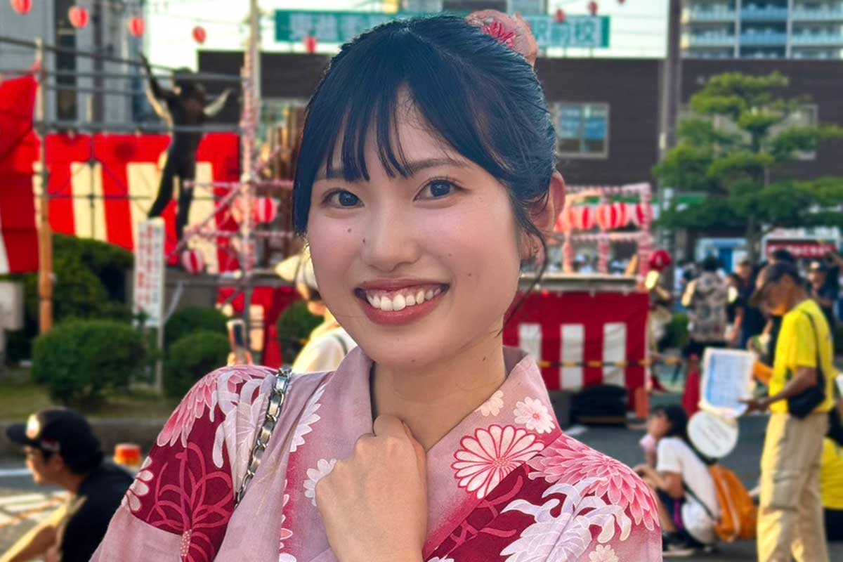 「えっ左右同じ人？」アイドル声優・佐藤綺乃、“別人級”比較ショットにネット仰天「どちらも美しい」