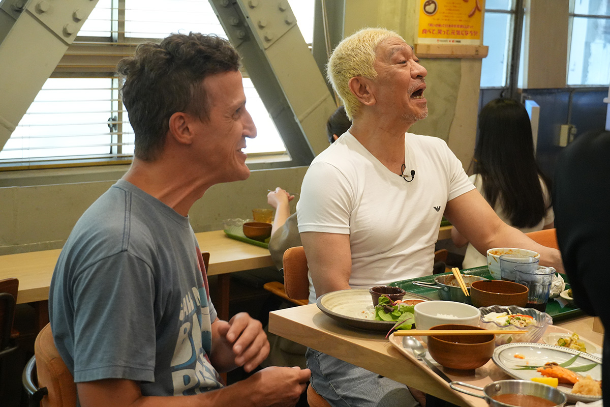 松本人志、吉本の社食を大絶賛「オカンみたいなことしてくれてる」　カレーを2杯おかわり