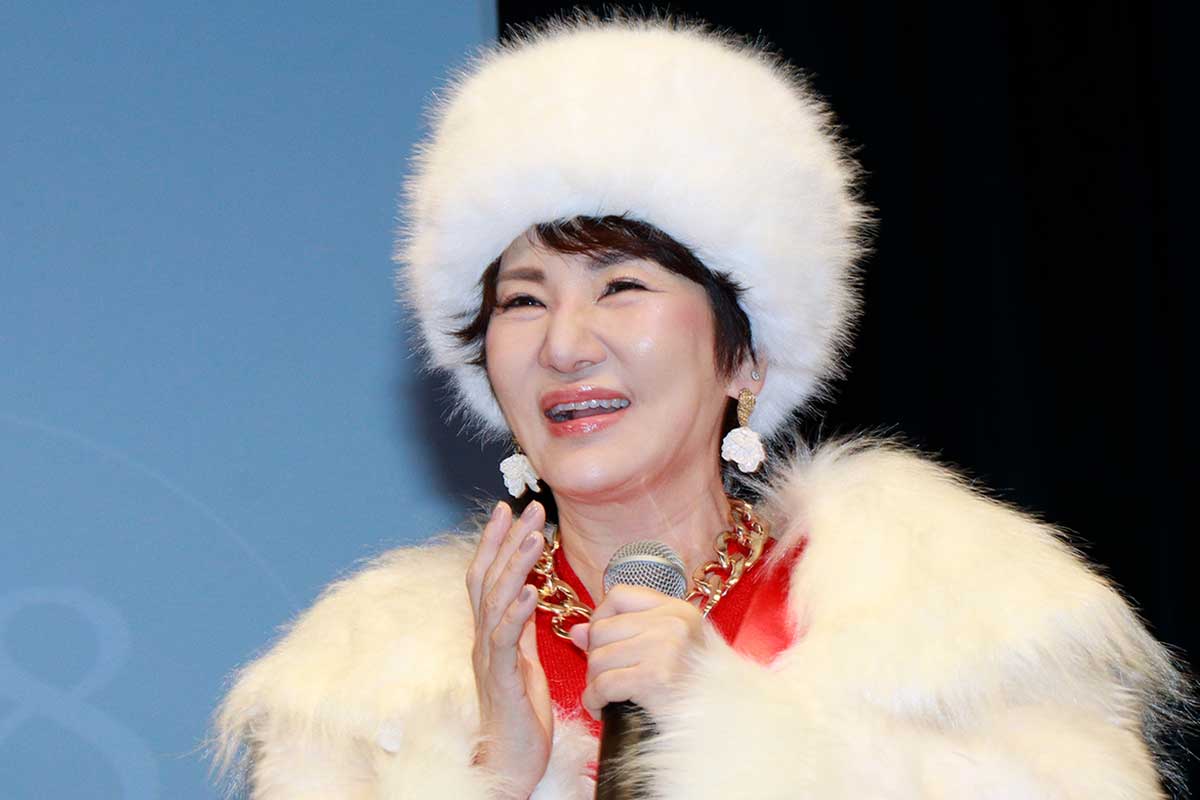 「え？本人なんですか？」　広瀬香美、衝撃コスプレにネット「かわいぃじゃん」「誇張モノマネをさらに超えていく本物」
