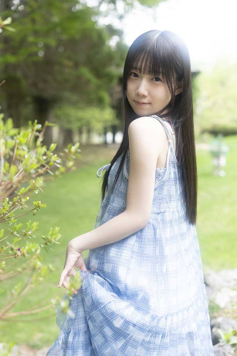 新居歩美1st写真集『あゆちひとくち』先行カット