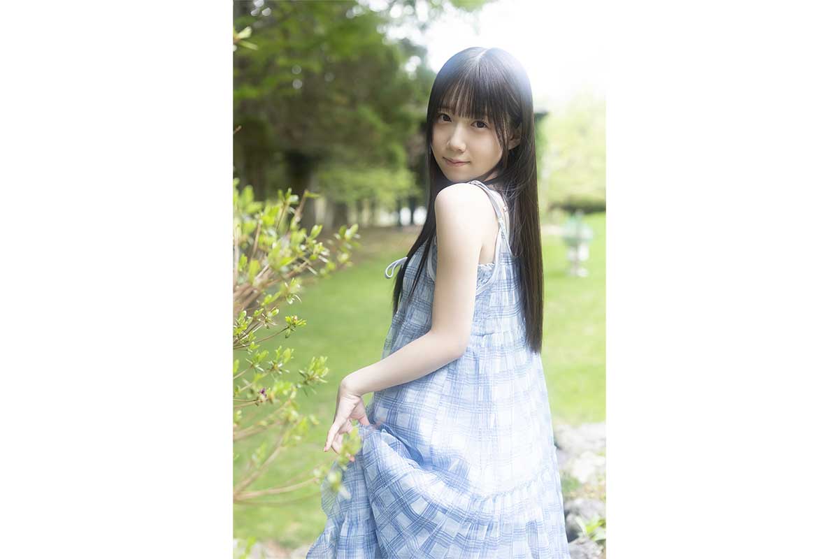 ドマレコ・新居歩美、待望の1st写真集決定　“大喜利が強すぎるアイドル”として大ブレイク