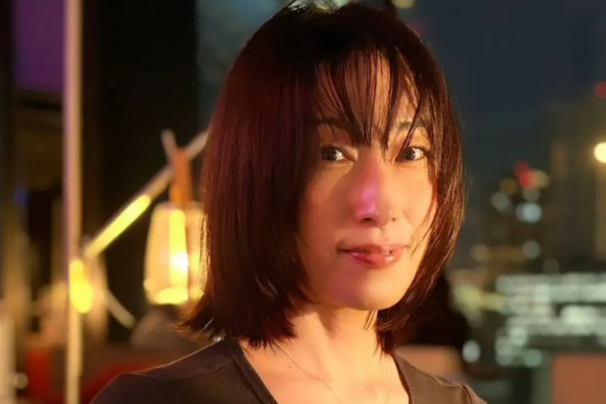 佐藤寛子、“大人な雰囲気”のオフショットにネット釘付け「美しい女王様」「何年たっても美人」