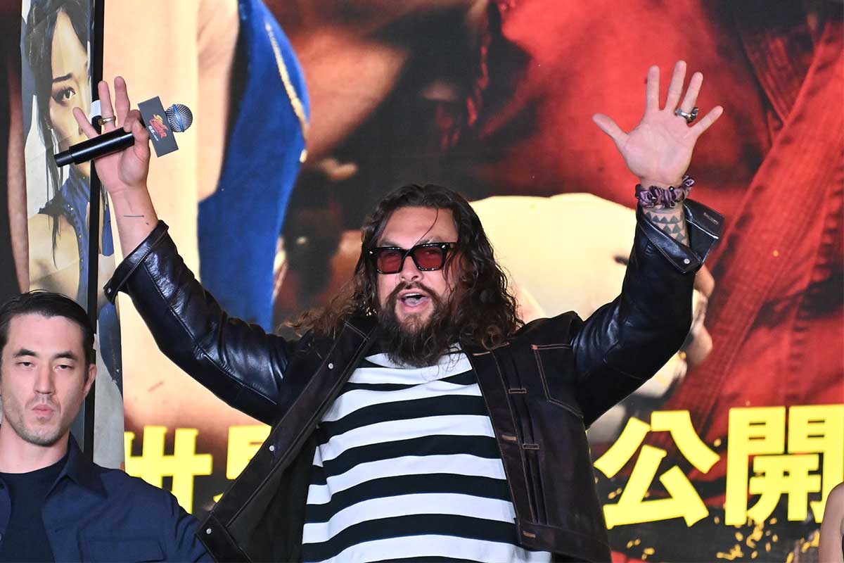 米俳優ジェイソン・モモア、凱旋イベントで新宿に降臨「気分最高です！」　約400人の観客＆通行人が大歓声
