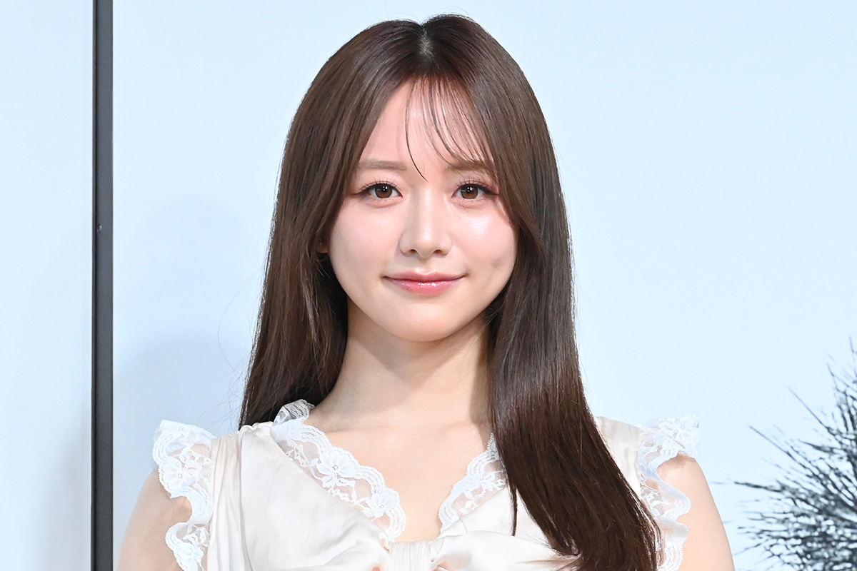 森香澄、オフショル＆ミニスカワンピにファン熱狂「攻めてる」「たまらん」「奇跡の可愛さ」