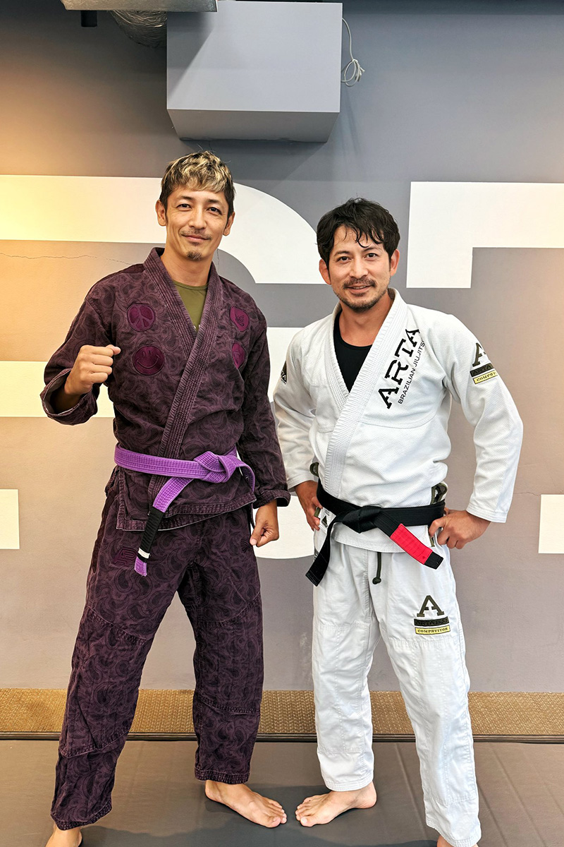 玉木宏（左）と岡田准一【写真：X（＠J_OKADA_AISTON）より】