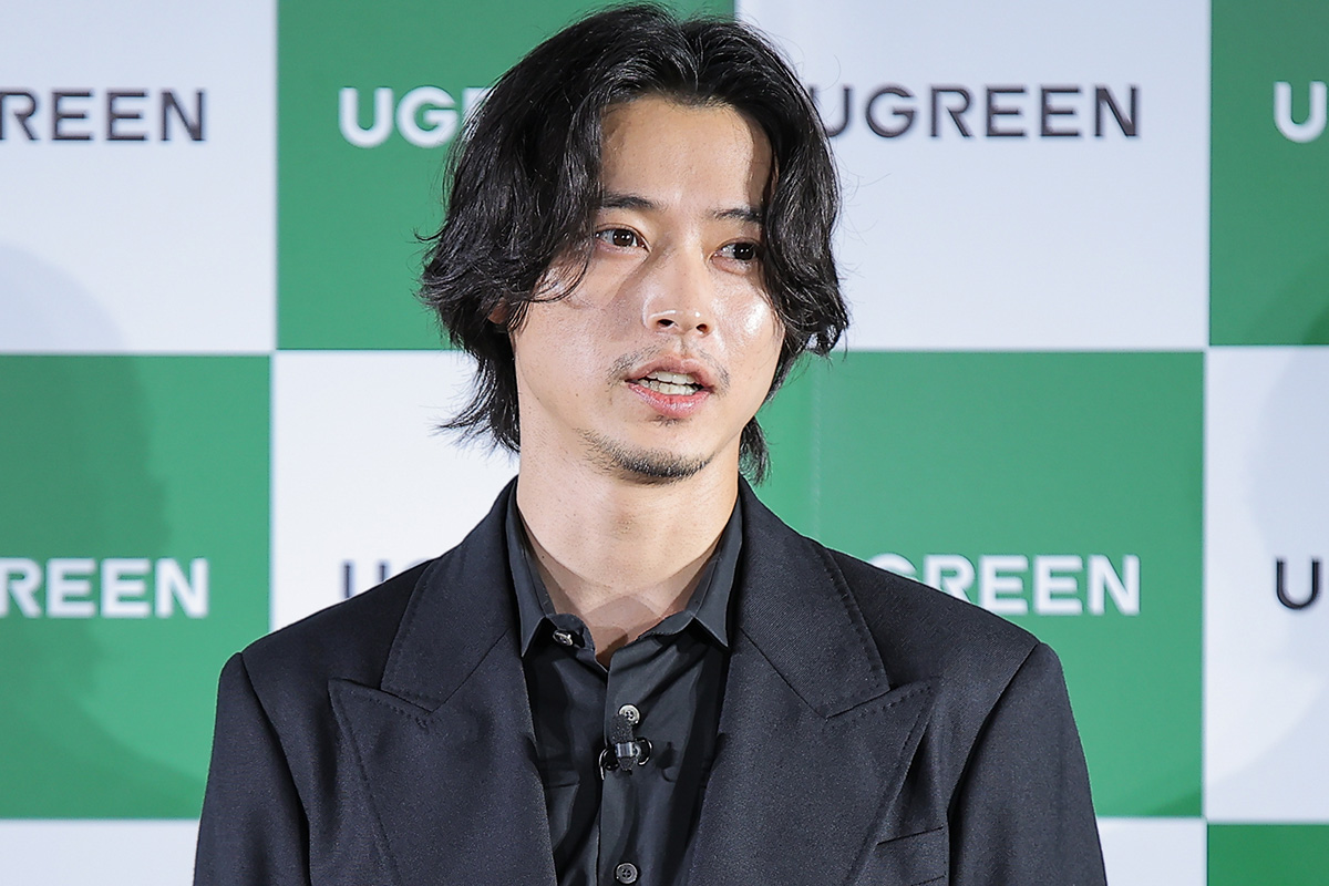 山﨑賢人、アクション撮影に備え「風呂充電」　ダジャレに思わず「すみません」