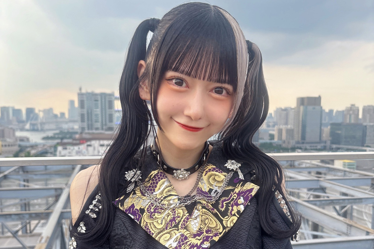 「腹すげえ」　超ミニトップスのINUWASI・カリヲリ、衝撃腹筋にネット「バキっててかっこいい」「仕上がってる！」