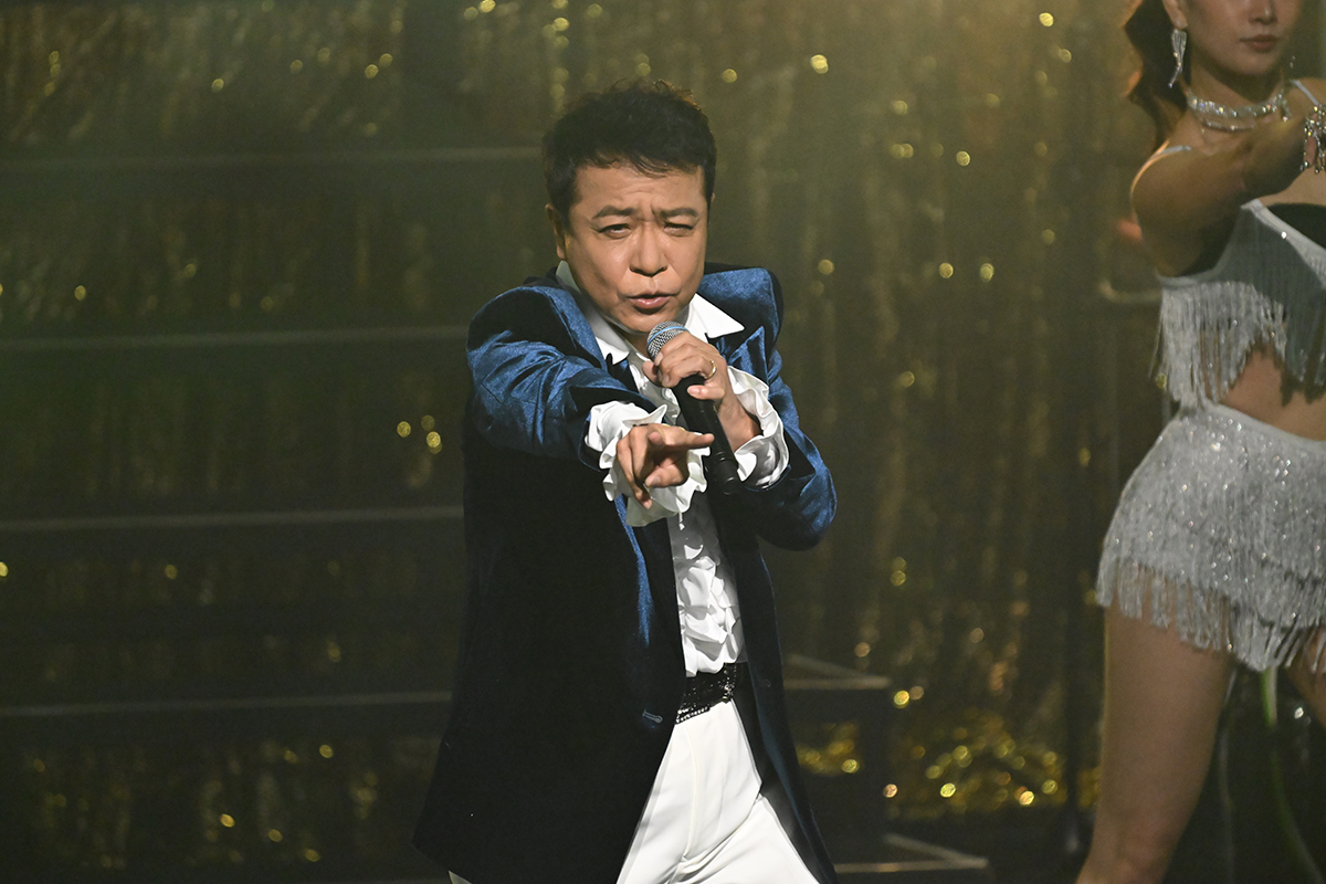 中山秀征、一夜限りの音楽ライブに多彩なゲスト　ももクロとは“ヒッパレ的メドレー”を披露