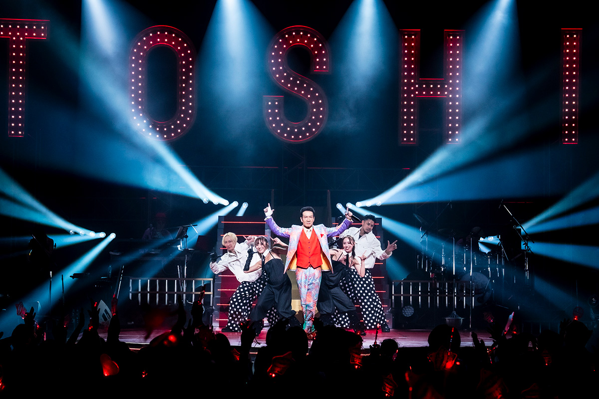 2000年以降にリリースした楽曲たちを披露【写真：西村彩子】