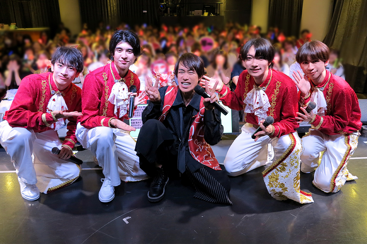 新旧アイドルによるコラボステージは大成功に終わった【写真:ENCOUNT編集部】