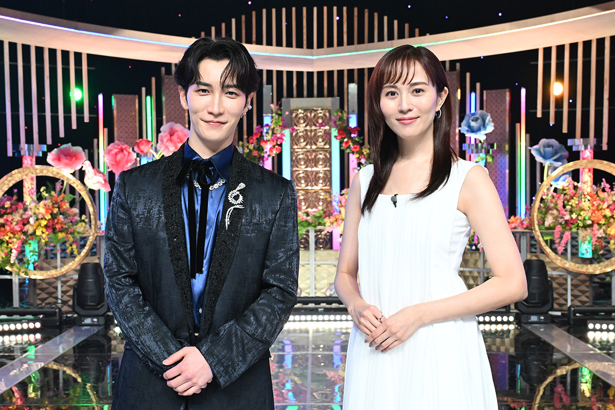 Snow Manの渡辺翔太（左）と比嘉愛未【写真：(C)日本テレビ】