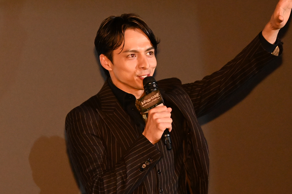 満島真之介、故郷・沖縄の言葉をアジアのスターにレクチャー　舞台裏は7か国語が飛び交う「カオス」