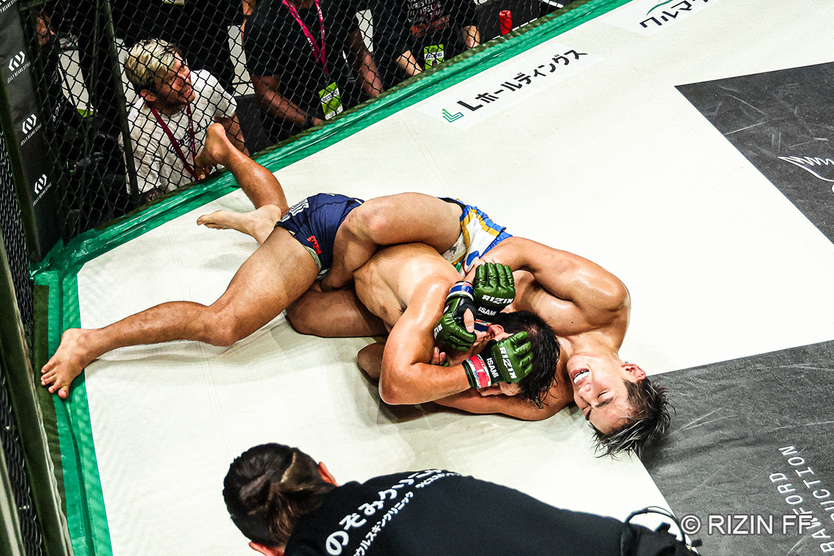 【RIZIN】安井飛馬、米国強豪に大アップセット「未来さん見てますか？」　寝技で翻弄し“完封”「格闘技人生の大きな一歩」
