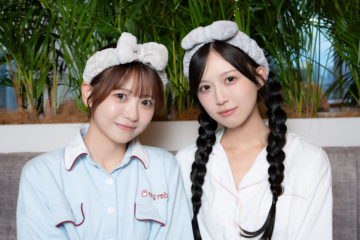 Suupeasのひなぷ（左）とはるぽん【写真：増田美咲】