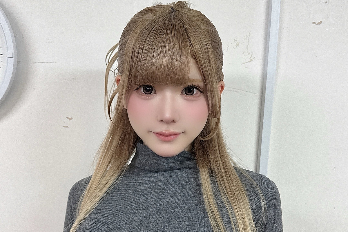 ぴったぴた秋服に「ガン見してしまう」「素晴らしい曲線美」の声　本気すずにネット「スタイルいい」「ビジュつよつよ」